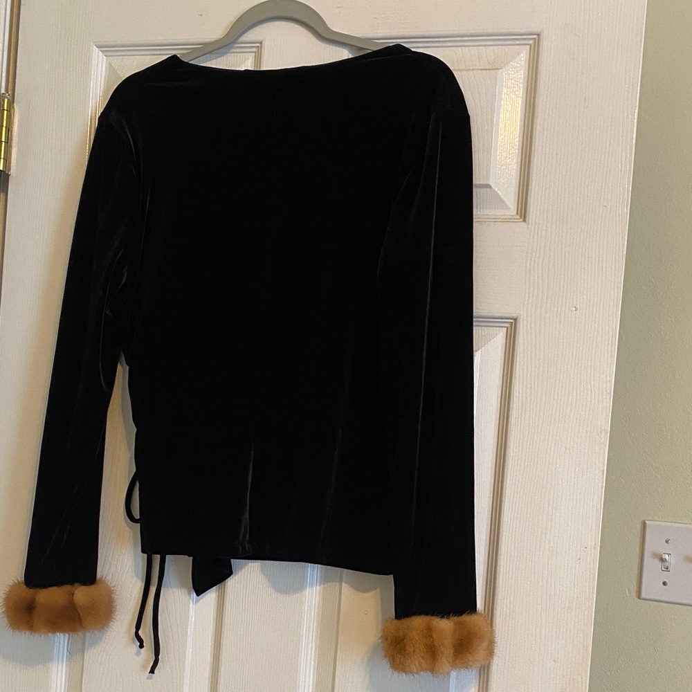 Old Money sophisticated whimsygoth Black Velvet Wrap Blazer with Faux Fur Cuffs - Picture 4 of 5